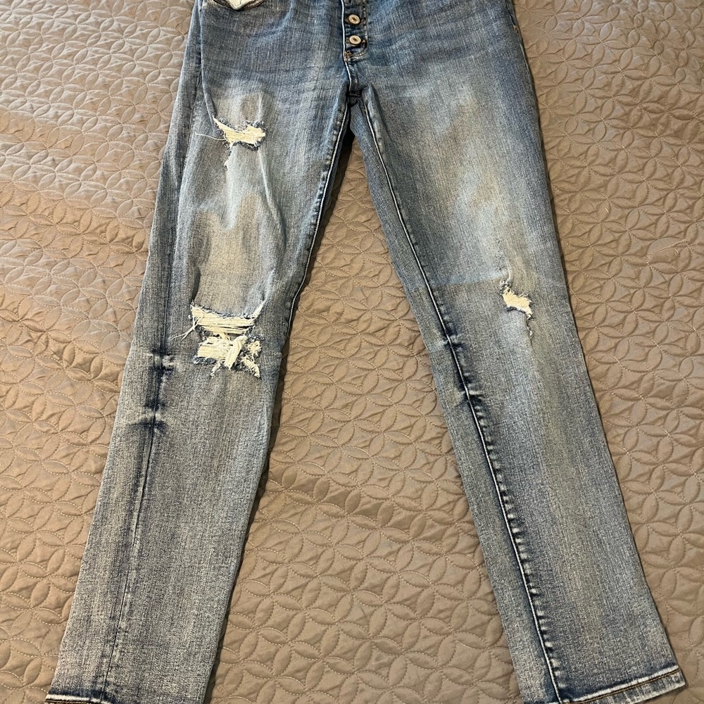 Distressed Kancan Women's Jeans